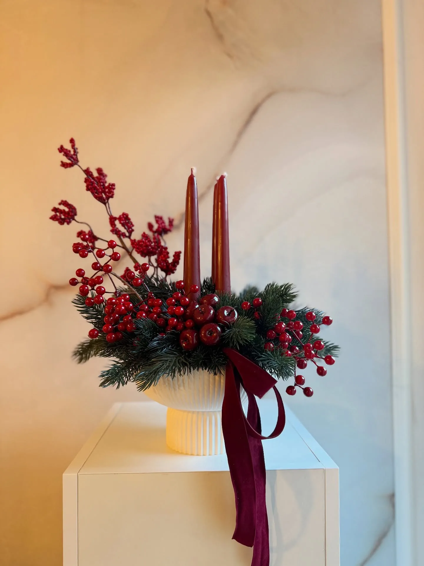 Borovi i bordo vijenac